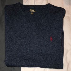 Tshirt. V Neck